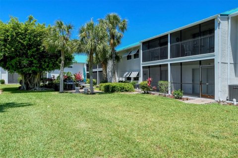 Copropriété à vendre à Sarasota, Floride: 2 chambres, 94.02 m2 № 1842312 - photo 27
