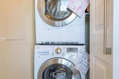 Copropriété à louer à Miami Beach, Floride: 2 chambres, 92.9 m2 № 1997866 - photo 13