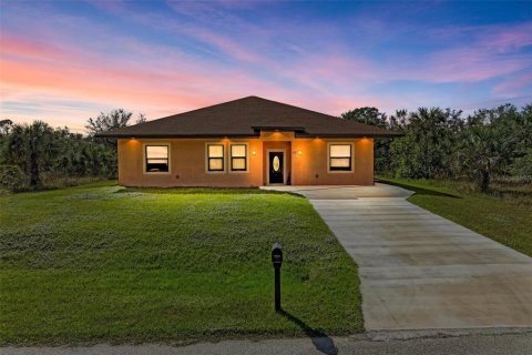 Casa en venta en Port Charlotte, Florida, 3 dormitorios, 185.8 m2 № 1449040 - foto 1