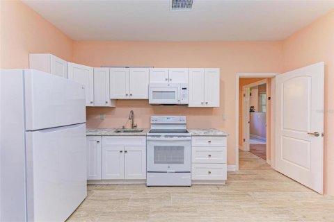 Casa en venta en Port Charlotte, Florida, 3 dormitorios, 185.8 m2 № 1449040 - foto 17