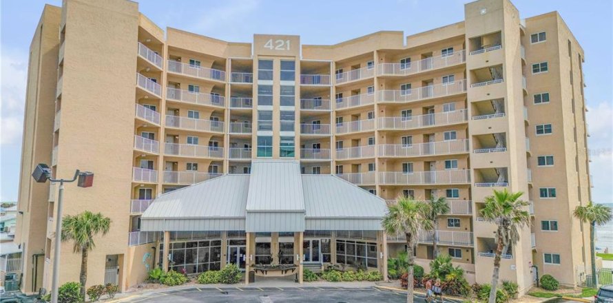 Condominio en New Smyrna Beach, Florida, 2 dormitorios № 2091599
