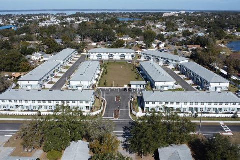 Touwnhouse à louer à Tavares, Floride: 3 chambres, 198.72 m2 № 2135060 - photo 2