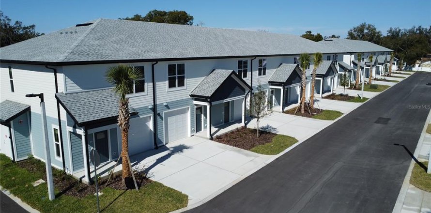 Touwnhouse à Tavares, Floride 3 chambres, 198.72 m2 № 2135060