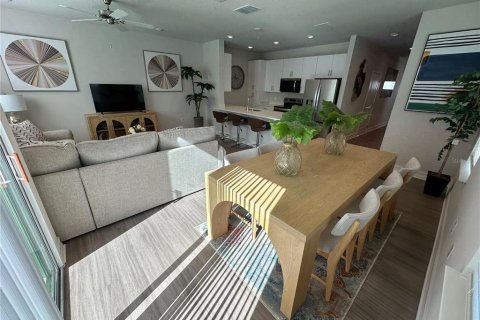 Touwnhouse à louer à Tavares, Floride: 3 chambres, 198.72 m2 № 2135060 - photo 4