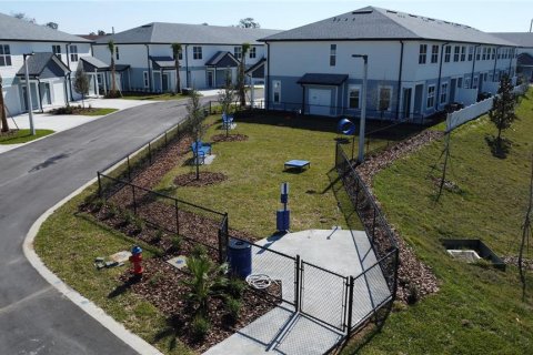 Touwnhouse à louer à Tavares, Floride: 3 chambres, 198.72 m2 № 2135060 - photo 11