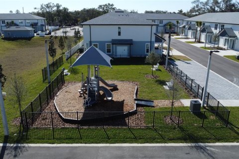Touwnhouse à louer à Tavares, Floride: 3 chambres, 198.72 m2 № 2135060 - photo 12
