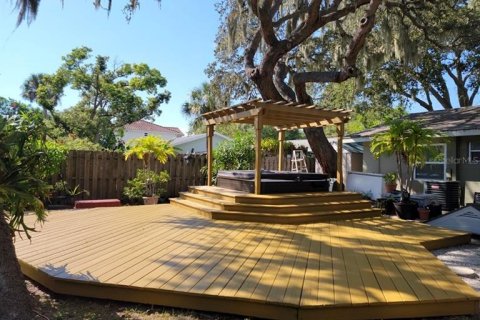 House in Sarasota, Florida 3 bedrooms, 103.31 sq.m. № 1844589 - photo 10