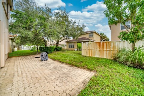 House in Miramar, Florida 5 bedrooms, 244.98 sq.m. № 869081 - photo 1