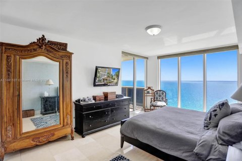 Condominio en venta en Hallandale Beach, Florida, 3 dormitorios, 193.05 m2 № 1811187 - foto 12