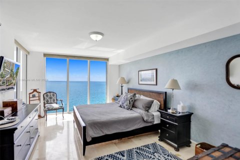 Condominio en venta en Hallandale Beach, Florida, 3 dormitorios, 193.05 m2 № 1811187 - foto 13
