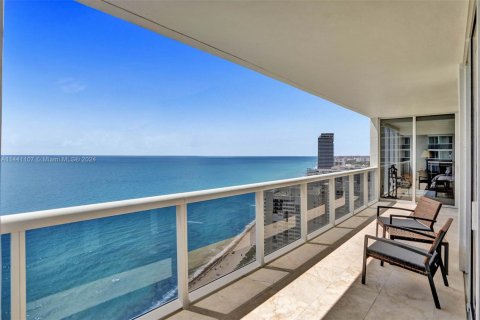 Condominio en venta en Hallandale Beach, Florida, 3 dormitorios, 193.05 m2 № 1811187 - foto 5