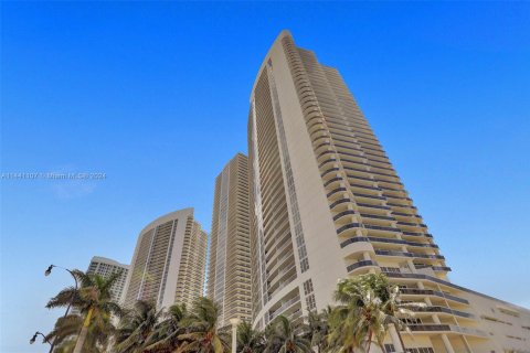 Condominio en venta en Hallandale Beach, Florida, 3 dormitorios, 193.05 m2 № 1811187 - foto 8