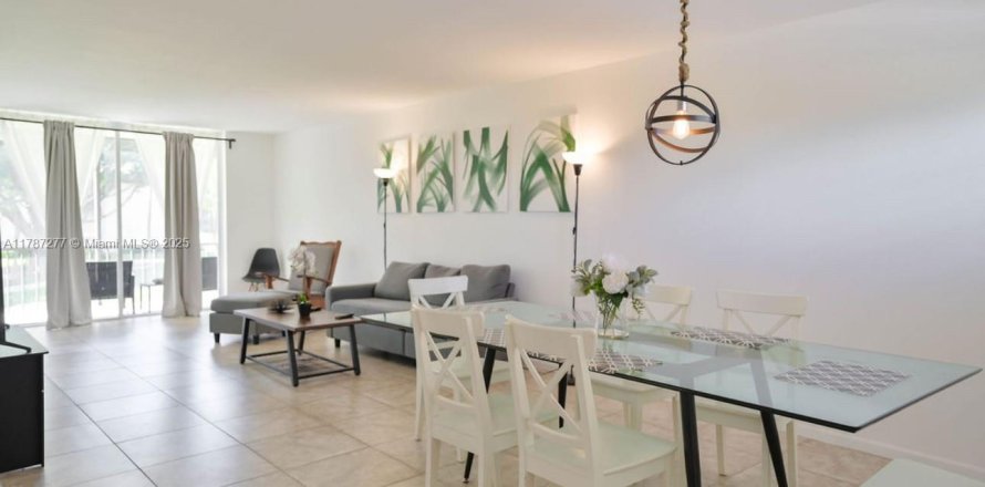 Condo à Hollywood, Floride, 1 chambre  № 2039168