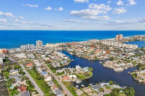 Купить земельный участок в Редингтон-Шорс, Флорида № 1913631 - фото 7