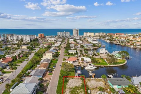 Купить земельный участок в Редингтон-Шорс, Флорида № 1913631 - фото 1