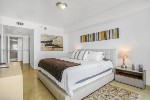 Condo in Hallandale Beach, Florida, 3 bedrooms  № 1888943 - photo 21