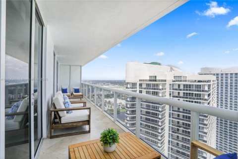 Condo in Hallandale Beach, Florida, 3 bedrooms  № 1888943 - photo 4
