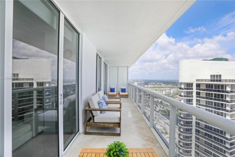 Condo in Hallandale Beach, Florida, 3 bedrooms  № 1888943 - photo 5