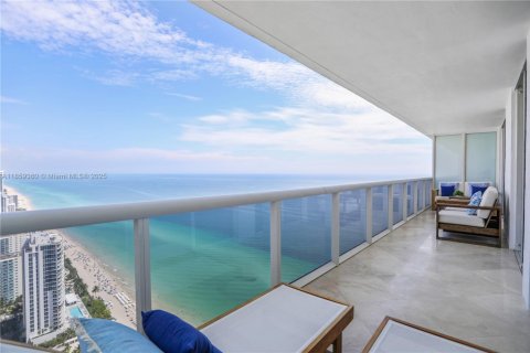 Condo in Hallandale Beach, Florida, 3 bedrooms  № 1888943 - photo 6