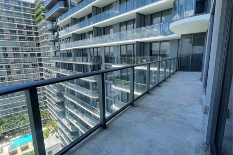 Condominio en alquiler en Miami, Florida, 1 dormitorio, 57.69 m2 № 1959766 - foto 3