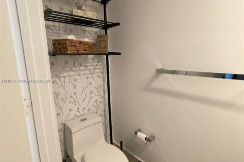 Condominio en alquiler en Miami, Florida, 1 dormitorio, 57.69 m2 № 1959766 - foto 16