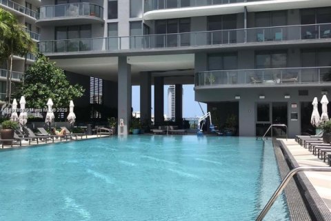 Condominio en alquiler en Miami, Florida, 1 dormitorio, 57.69 m2 № 1959766 - foto 1