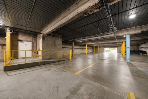 Propiedad comercial en venta en Tampa, Florida, 2023.5 m2 № 2148510 - foto 12