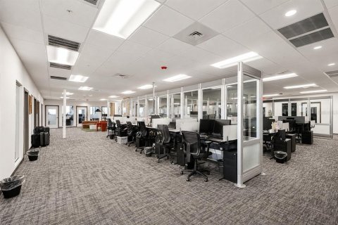 Propiedad comercial en venta en Tampa, Florida, 2023.5 m2 № 2148510 - foto 8