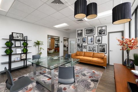 Propiedad comercial en venta en Tampa, Florida, 2023.5 m2 № 2148510 - foto 6