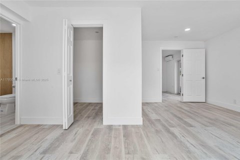 Casa en venta en Dania Beach, Florida, 4 dormitorios, 186.08 m2 № 1660850 - foto 20