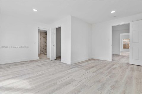 Casa en venta en Dania Beach, Florida, 4 dormitorios, 186.08 m2 № 1660850 - foto 19