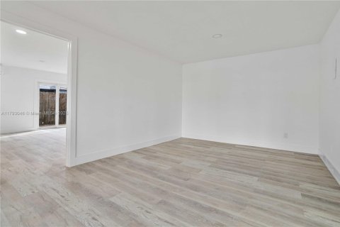 Casa en venta en Dania Beach, Florida, 4 dormitorios, 186.08 m2 № 1660850 - foto 10
