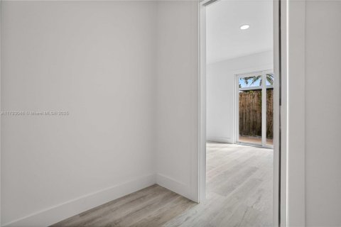 Casa en venta en Dania Beach, Florida, 4 dormitorios, 186.08 m2 № 1660850 - foto 21