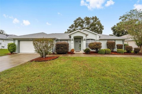 House in Ocala, Florida 3 bedrooms, 135.92 sq.m. № 1400816 - photo 1