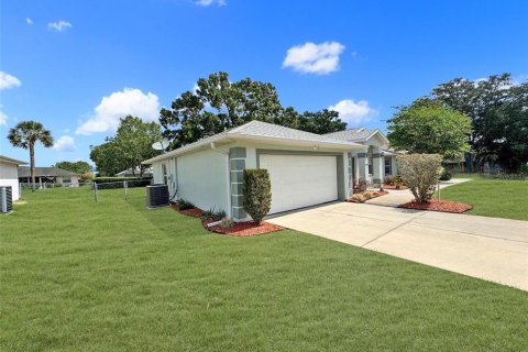 House in Ocala, Florida 3 bedrooms, 135.92 sq.m. № 1400816 - photo 5