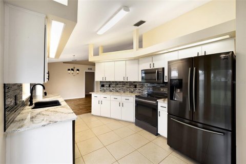 House in Ocala, Florida 3 bedrooms, 135.92 sq.m. № 1400816 - photo 19