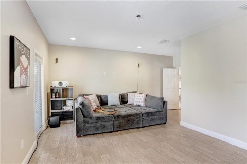 House in Wesley Chapel, Florida 5 bedrooms, 344.39 sq.m. № 1673570 - photo 11