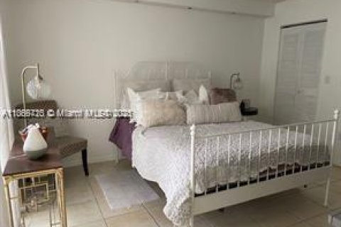 Снять в аренду квартиру в Майами, Флорида 2 спальни, 83.43м2, № 1920059 - фото 6