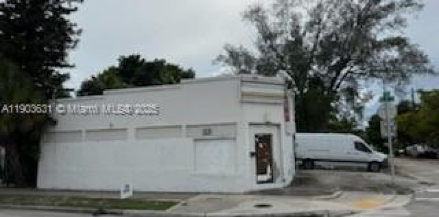 Propiedad comercial en Miami, Florida № 2081848