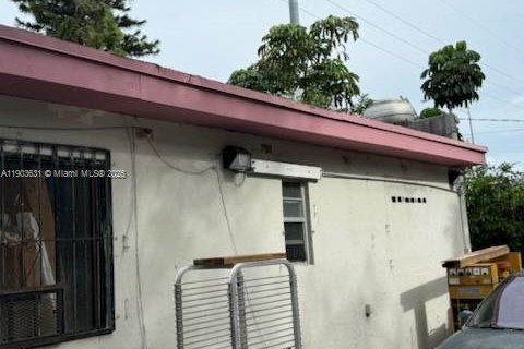 Propiedad comercial en venta en Miami, Florida № 2081848 - foto 5