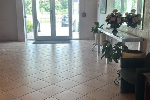 Copropriété à louer à North Miami Beach, Floride: 1 chambre, 61.13 m2 № 1925646 - photo 7