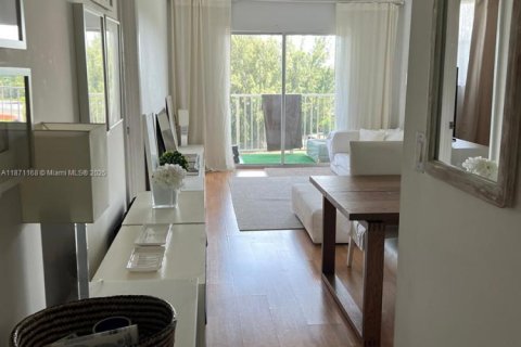 Copropriété à louer à North Miami Beach, Floride: 1 chambre, 61.13 m2 № 1925646 - photo 17