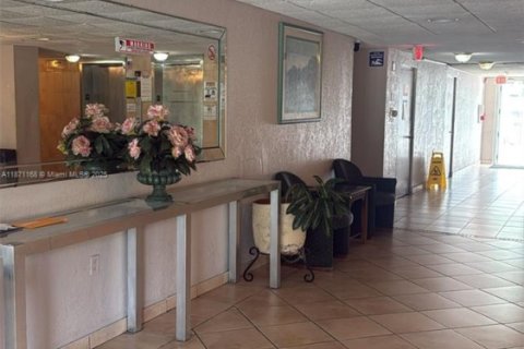 Copropriété à louer à North Miami Beach, Floride: 1 chambre, 61.13 m2 № 1925646 - photo 6