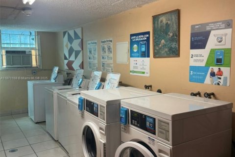 Copropriété à louer à North Miami Beach, Floride: 1 chambre, 61.13 m2 № 1925646 - photo 8