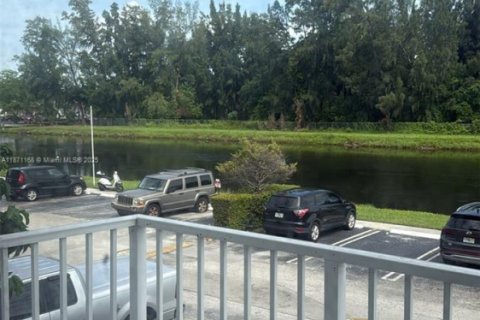 Copropriété à louer à North Miami Beach, Floride: 1 chambre, 61.13 m2 № 1925646 - photo 10