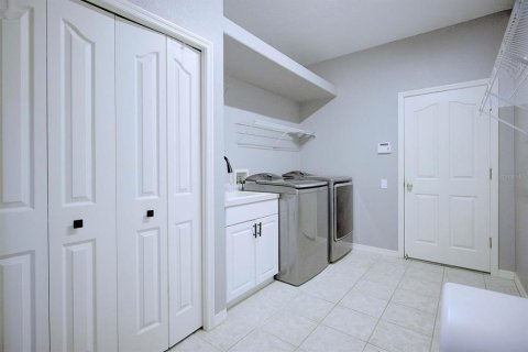House in Lakeland, Florida 3 bedrooms, 223.89 sq.m. № 2287839 - photo 27