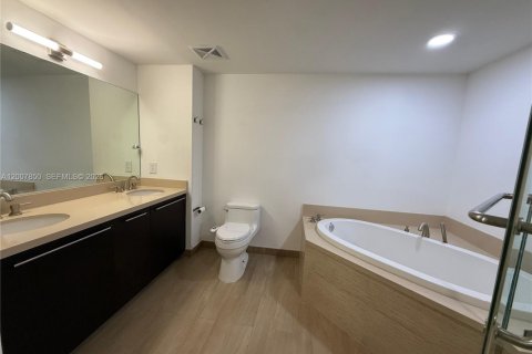 Condominio en alquiler en North Bay Village, Florida, 1 dormitorio, 149.29 m2 № 2071209 - foto 23