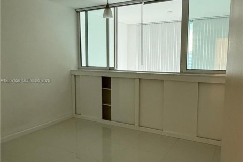 Condominio en alquiler en North Bay Village, Florida, 1 dormitorio, 149.29 m2 № 2071209 - foto 17