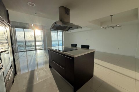 Condominio en alquiler en North Bay Village, Florida, 1 dormitorio, 149.29 m2 № 2071209 - foto 27