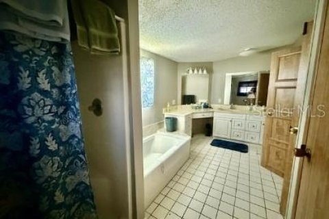 Снять в аренду квартиру в Деланд, Флорида 6 комнат, 163.69м2, № 2096013 - фото 16